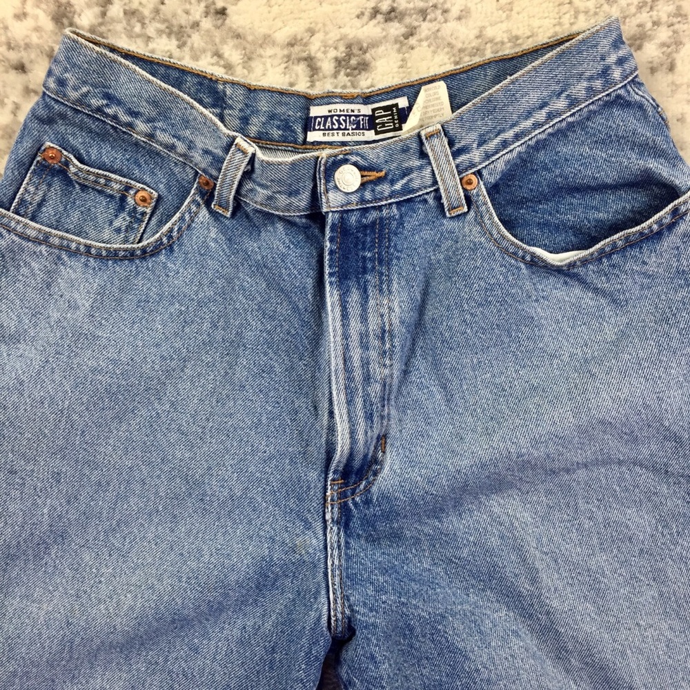 VINTAGE 90’s Gap Mom Jean Shorts - Picture 2 of 5